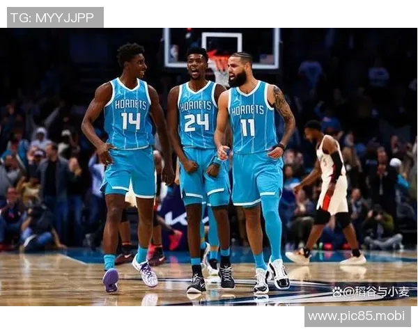 统治内线!迪亚巴特爆抢生涯新高20板 还有18分2助2断1三分 统治内线!迪亚巴特爆抢生涯新高20板 还有18分2助2断1三分